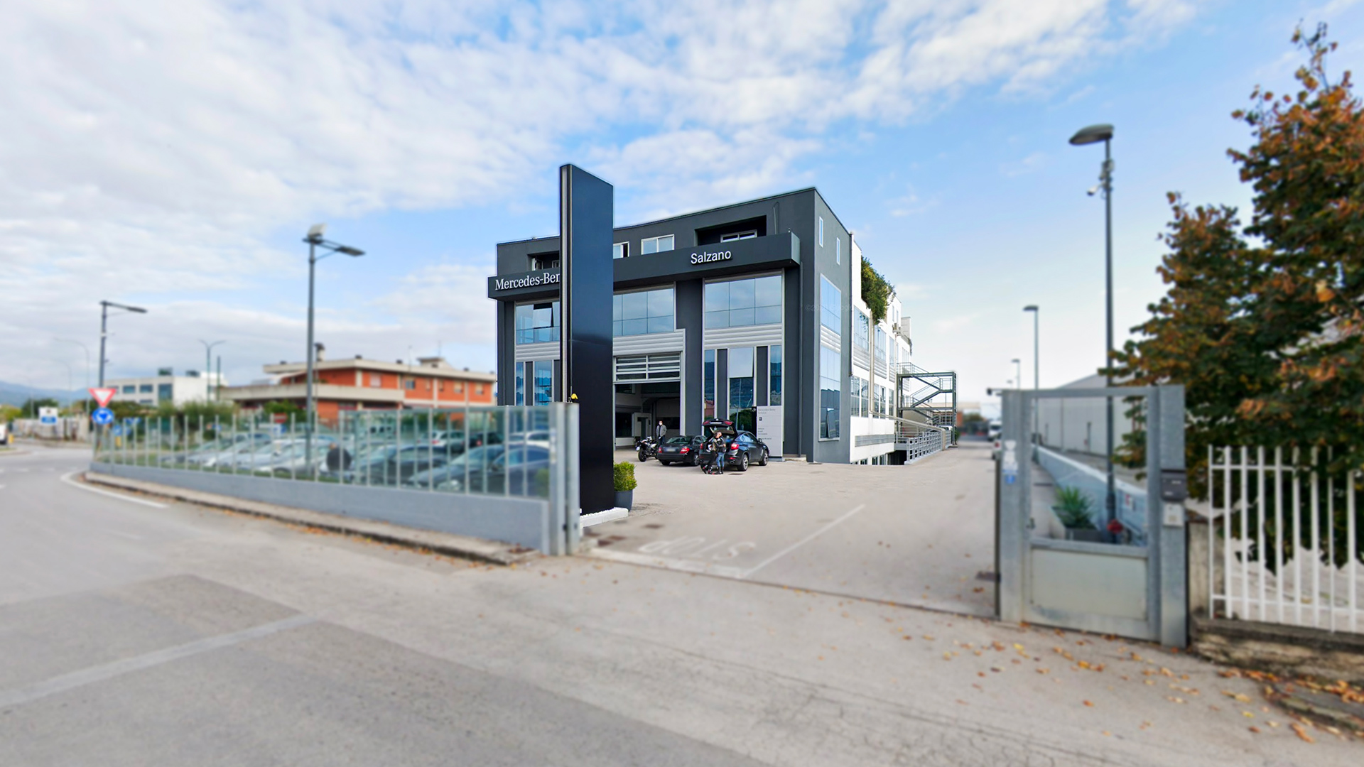 concessionaria auto officina mani