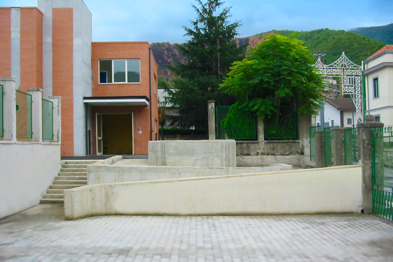 Polo Infanzia Antessano Maria Montessori officina mani